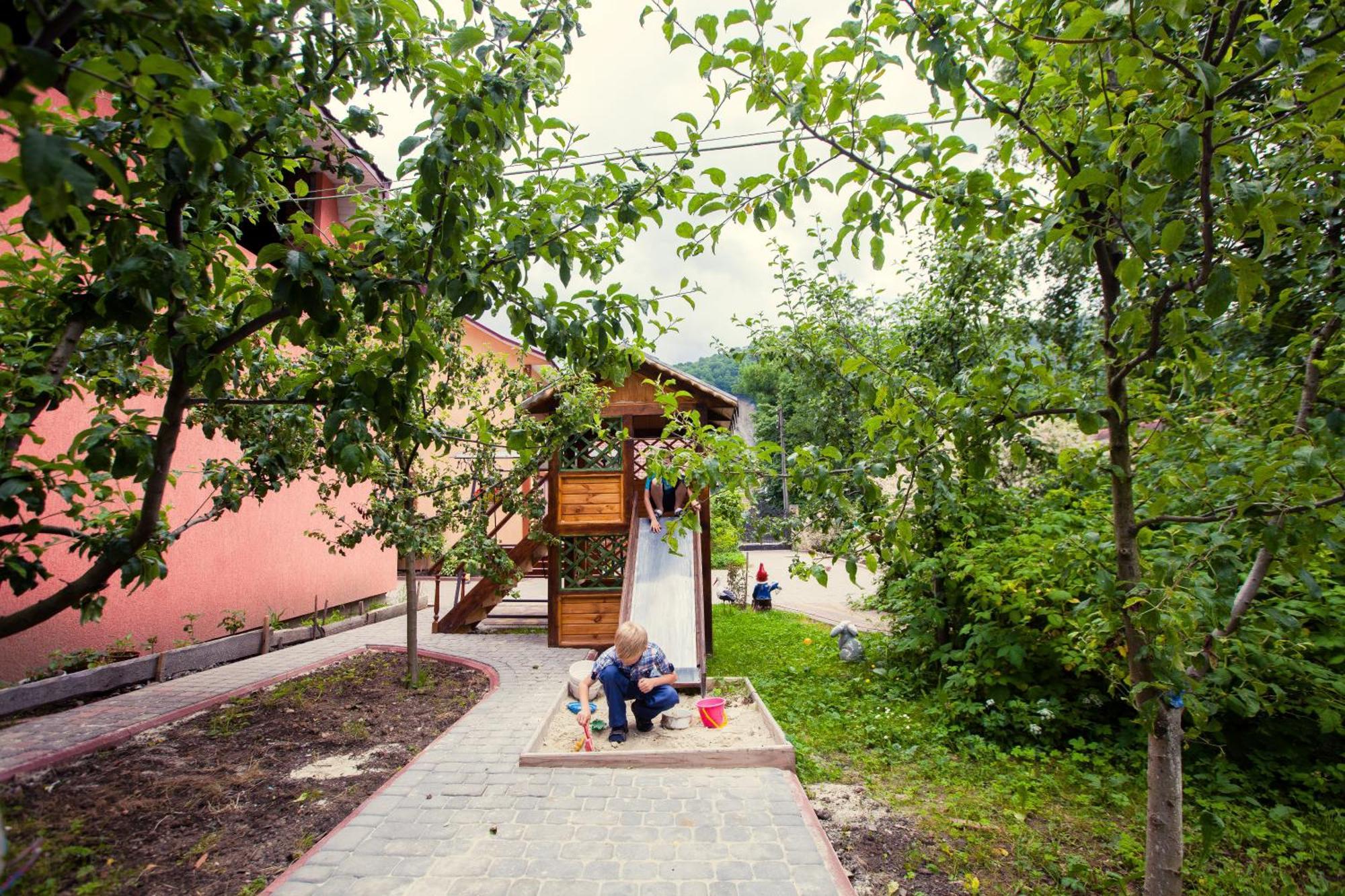 Bed and Breakfast Berizka Яремча Экстерьер фото